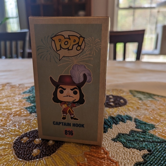 Funko pop Disneyland Captain Hook - Picture 4 of 5